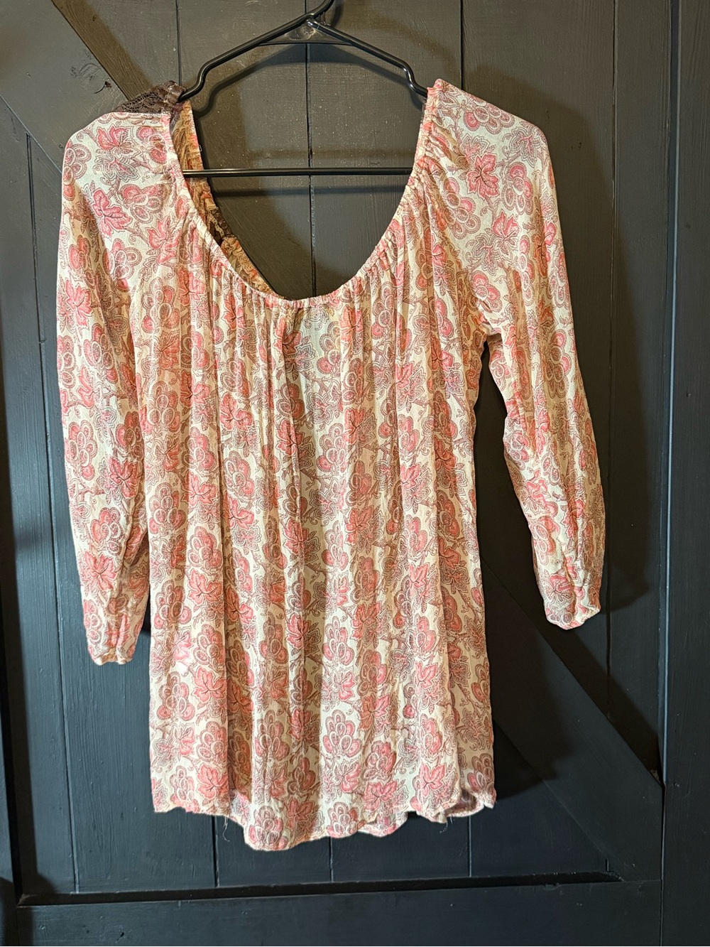 Women’s Pink Paisley Scoop-Neck Long Sleeve Tunic